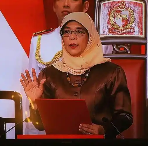 新加坡首位女总统哈莉玛反击「我不是后备总统」