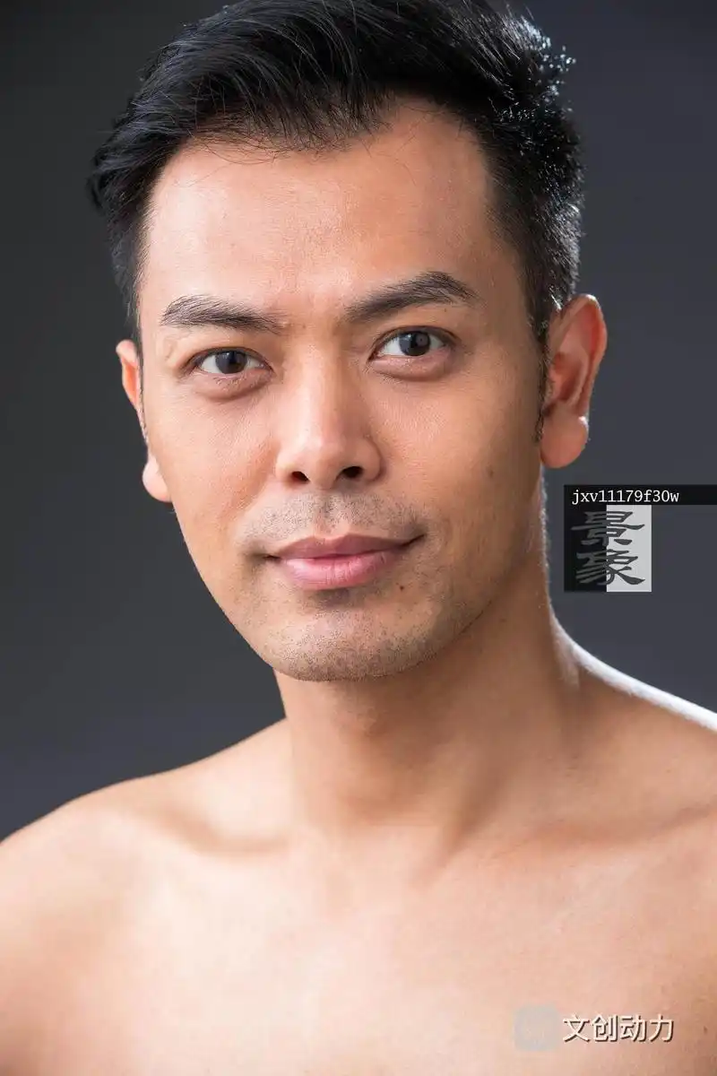 帅气的中年男子脸部特写