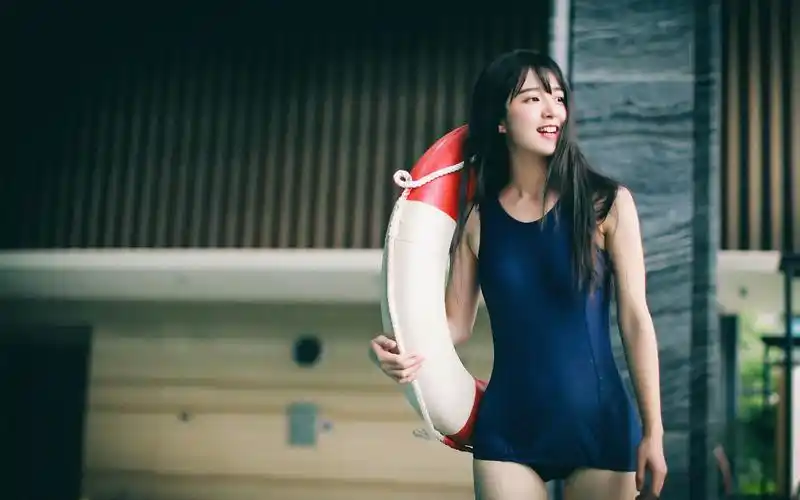 清纯长发大眼美女蓝色泳衣写真电脑桌面壁纸下载2