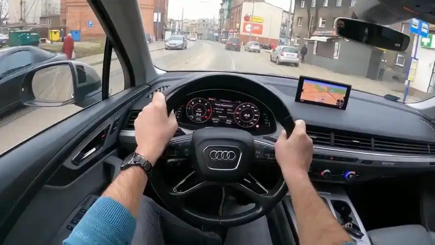 【沉浸式开车】豪车驾驶第一视角