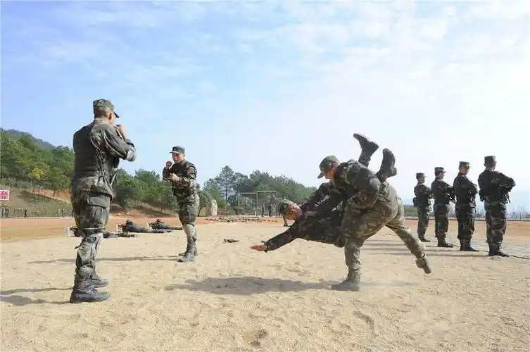 被誉为魔鬼训练营,学员来自各国特种部队,淘汰率高达90%