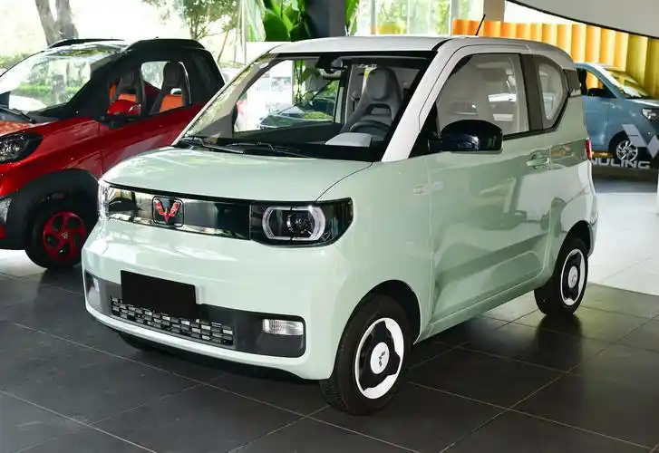 五菱汽车又发布了最新的降价优惠补贴消息,所包含的车型有宏光miniev