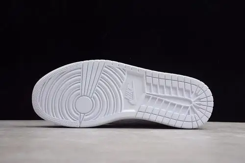 aj纯白翅膀 air jordan 1 centre court 低帮球鞋