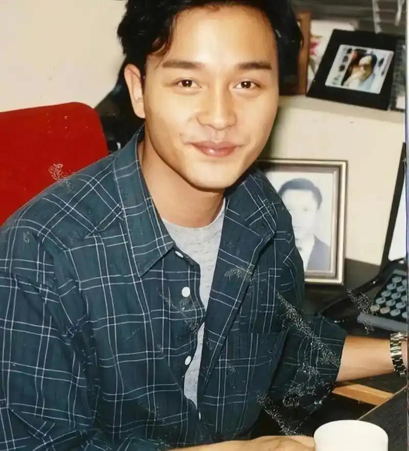 《dear leslie》#风继续吹  #致敬张国荣 # - 抖音