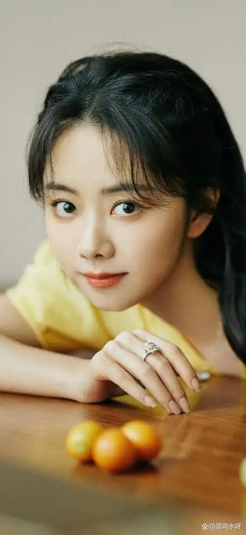 谭松韵(艺名seven,1990年5月31日出生)是中国内地的女演员.