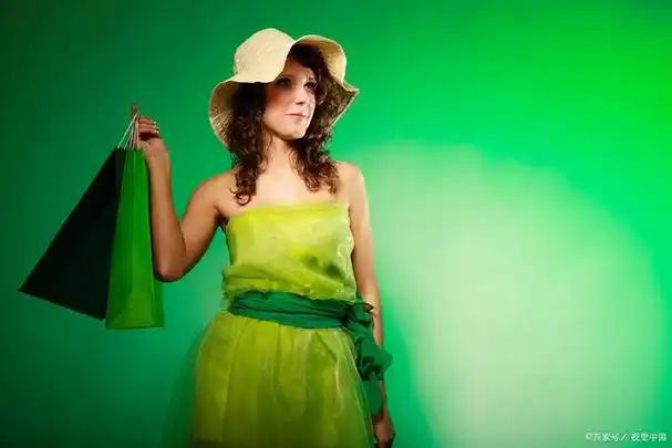 深绿色纱衣搭配什么颜色好看