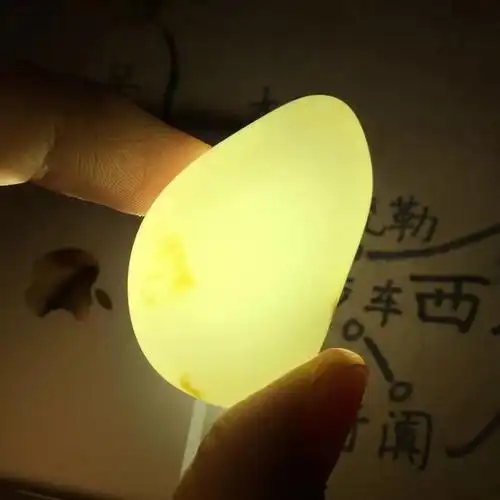 灯打看玉石你的方法正确吗