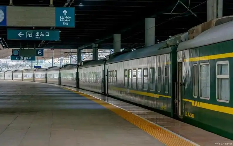 花生瓜子矿泉水顺口溜表情包,花生瓜子矿泉水顺口溜语音(火车上卖东西