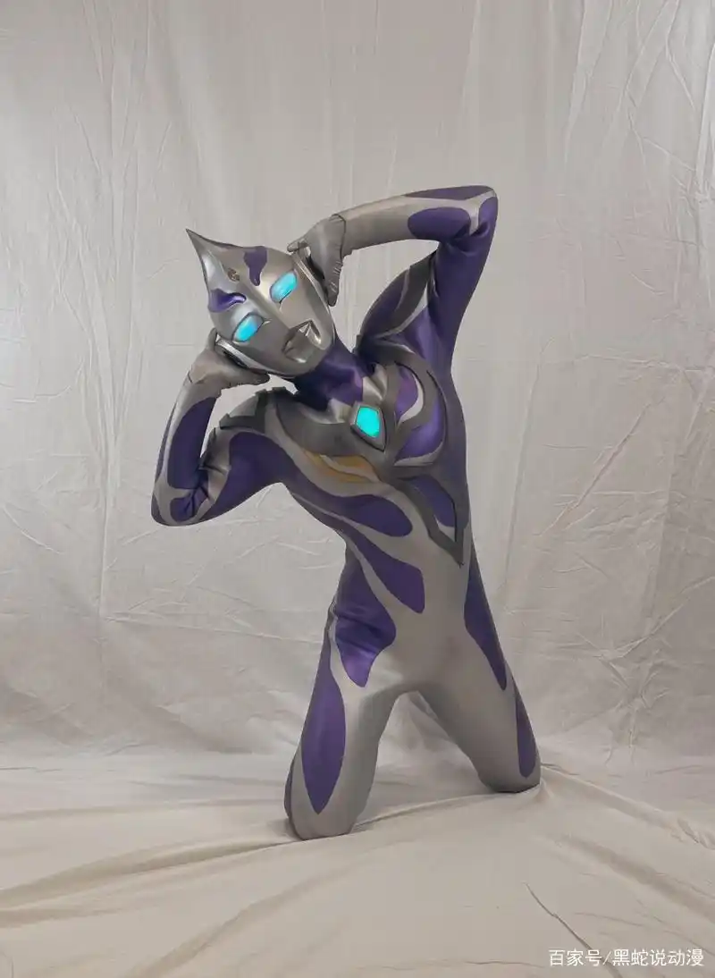 奥特曼粉丝硬核打造希特拉奥特曼 黑暗的疾风战士 反派奥气质十足