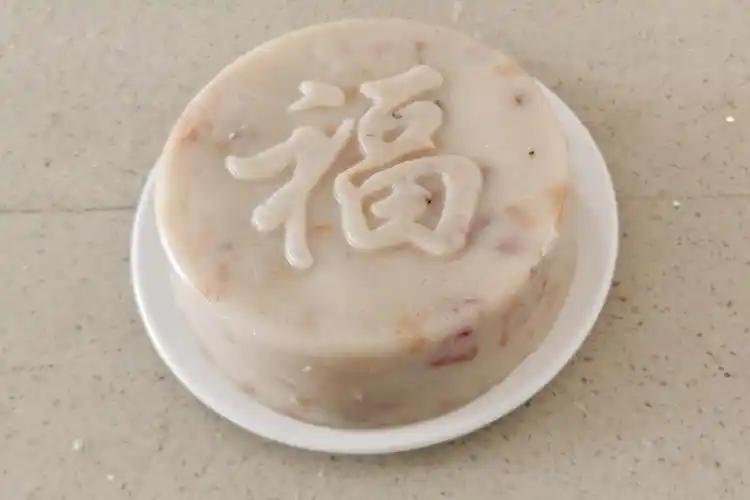 其它 年到福到,吃年糕步步高 写美篇中国人过年讲究讨口彩,比如吃年糕