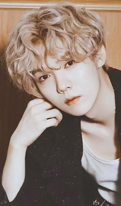 贤宝宝全世界最可爱:还是那个小鹿#鹿晗 梦回2012#宝藏男孩 #神仙颜值