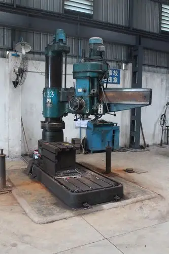 摇臂钻床.jpg