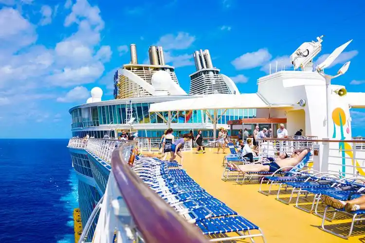 皇家加勒比游轮 royal caribbean cruise 海洋魅力号 allure of the