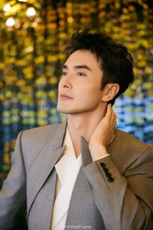 高伟光熟男风##高伟光西装扎嗓子