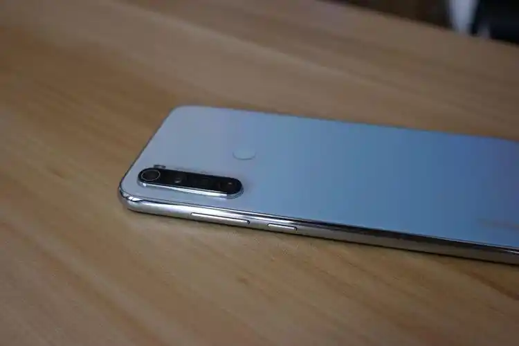 redminote8皓月白开箱图赏玻璃手感好颜值高