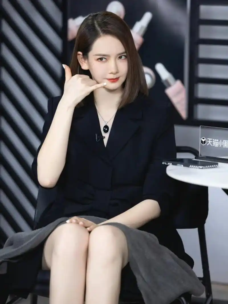 戚薇好像一直都是这款发型 戚薇短发还挺好看的#株洲一刀切王子