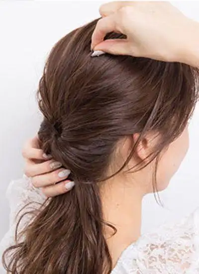 蓬松低马尾辫扎法 夏季清新甜美扎发 第2页_发型设计 - 天天发型网(tt