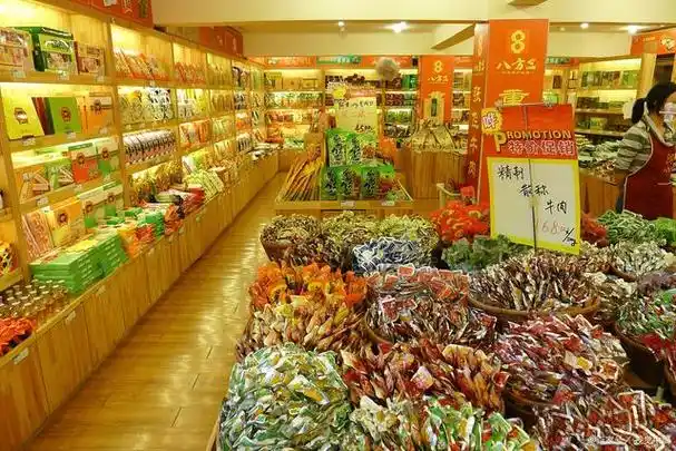 不用谢:零食店这样装修就对了