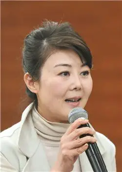 俞颖(界别群众代表):提倡接轨社会的快乐教育