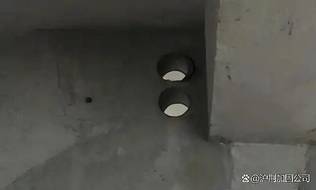 房屋装修中经常会遇到在梁上钻孔安装线路与空调管道尤其是中央空调