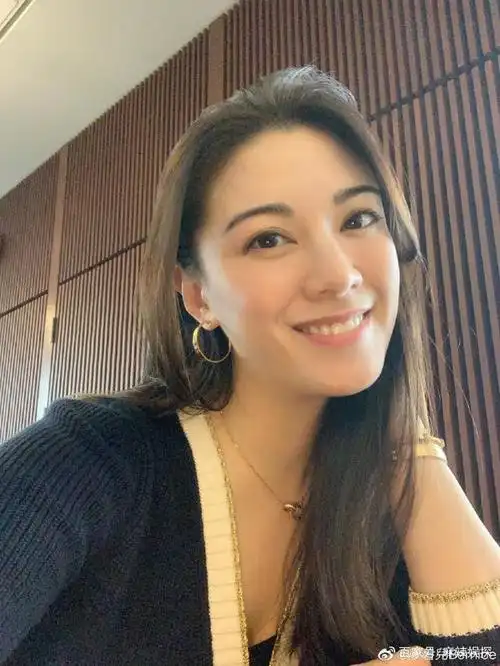 tvb女星廖碧儿近照 脸上棱角不见了 抬头纹暴露了年龄
