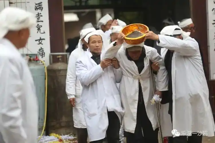 实拍:一场兴平葬礼_腾讯新闻