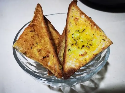 thyemm做的吃完还想啃手指的蒜香烤吐司面包