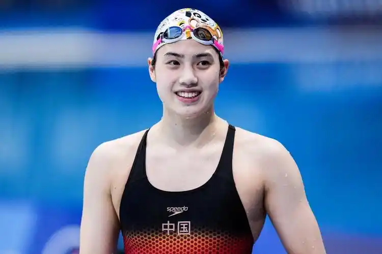 蝶后张雨霏过六一:成长为更出色的大人,保持孩童的纯真