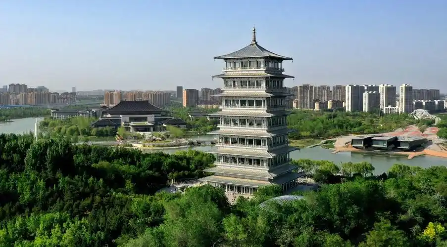 位于西安浐灞生态区的长安塔(2023年4月16日摄,无人机照片).