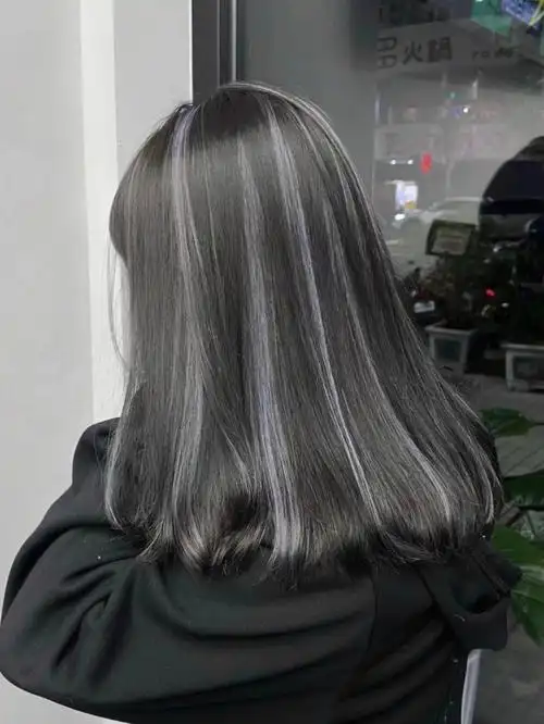 染一次可以美半年混血挑染发色巨好看