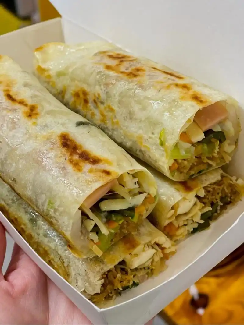 新昌探店|天台小吃饺饼筒 在抖音上刷到老板娘自己做的天台小吃—饺饼