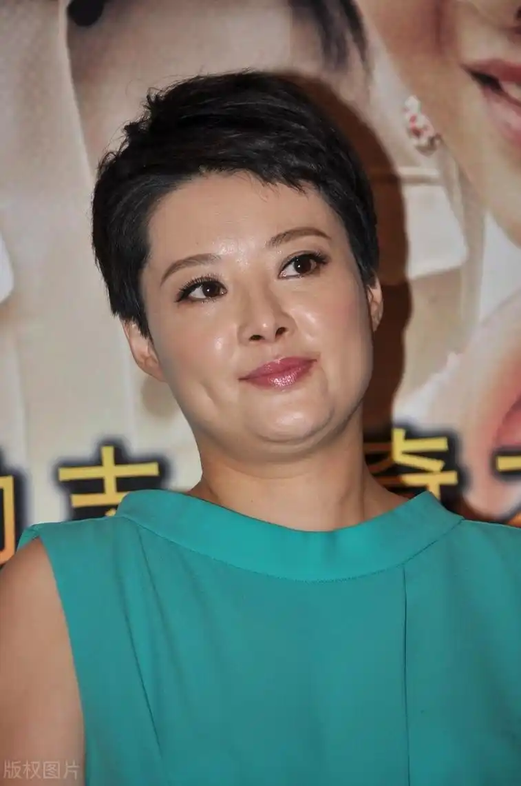 袁立近照如今的她发福了不少