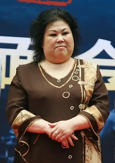董立范:戏中戏外都是富婆,58岁至今未婚,千万资产谁来继承?