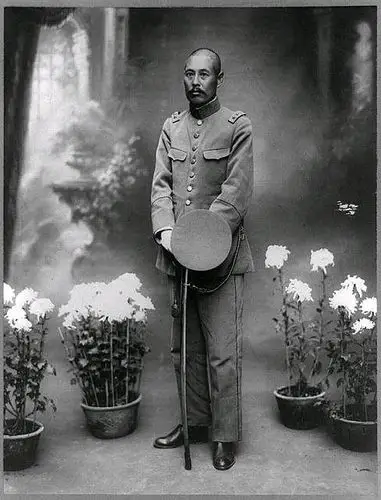 北洋军直系军阀上将接近吴佩孚的军服样式但又挂饰绪又上武装带的造型