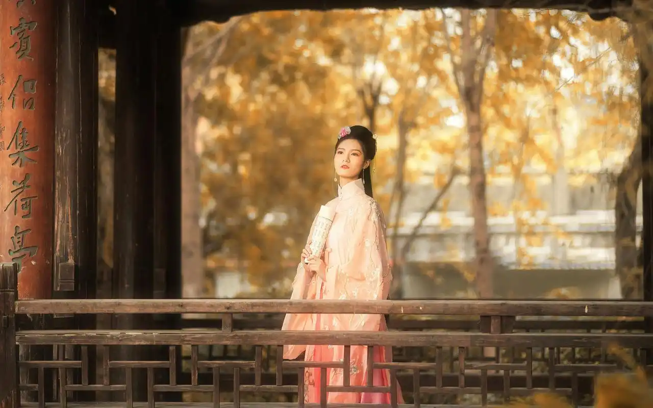 古装美女秋日意境高清桌面壁纸-美女壁纸-壁纸下载-美桌网