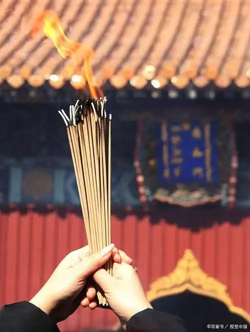 正确的敬香手势!