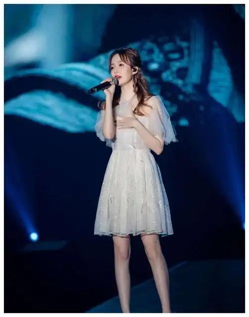 硬糖少女303陈卓璇首次发博充分感受到了陈卓璇的事业心