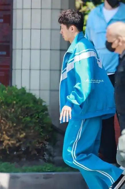 黄景瑜校服路透96 男高小满~期待鲸鱼新角色 黄景瑜 | 烟花少年