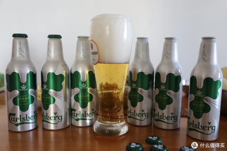 好吃的梦篇六嘉士伯carlsberg特醇啤酒皇冠铝瓶水啤也配四块五的妞