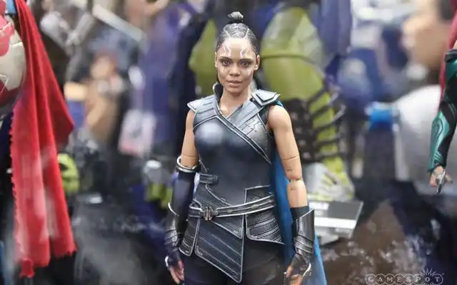 而索尔在萨卡星球遇见了女武神142号,也是呼应了142漫画浩克的内容.