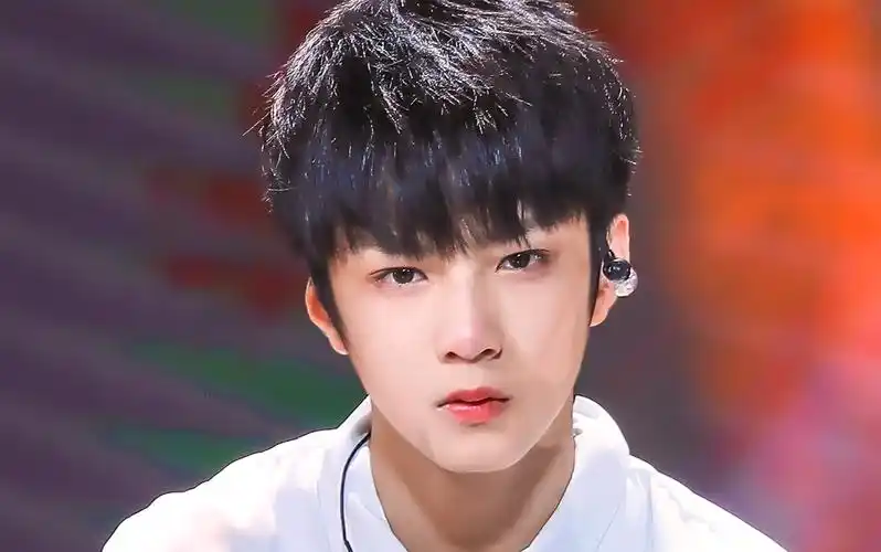 【刘耀文】台风少年团首唱会读信focus_哔哩哔哩_bilibili