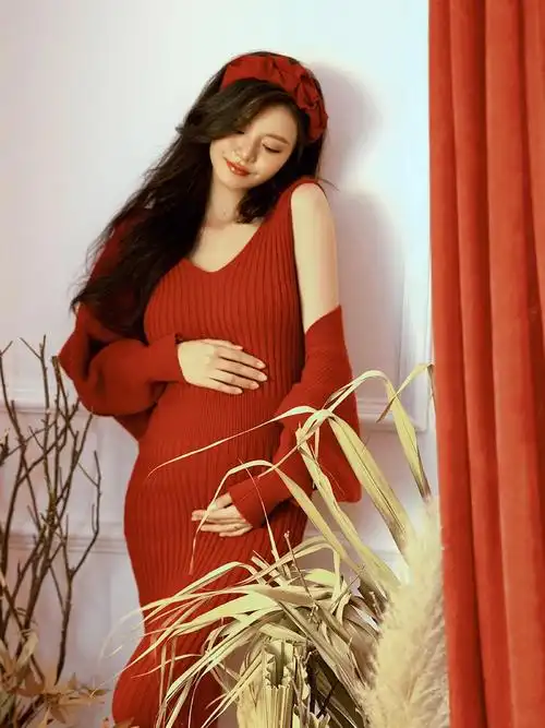 新款影楼孕妇照服装红色新年艺术照片孕妈咪性感唯美摄影写真衣服