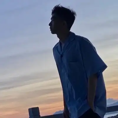 男头|"表达无能 下次见拥"/航_男生头像_我要个性网