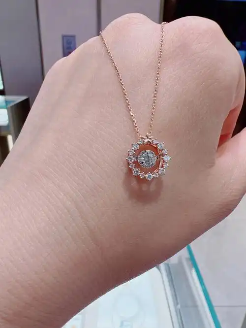 周大福爆款玫瑰金项链