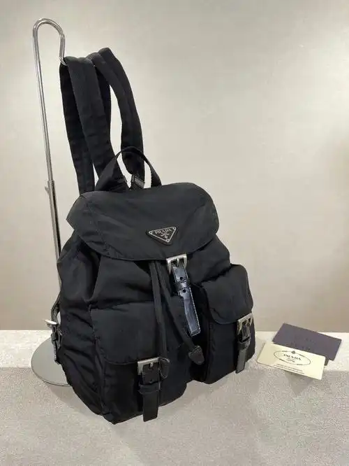 分享prada降落伞双肩背包