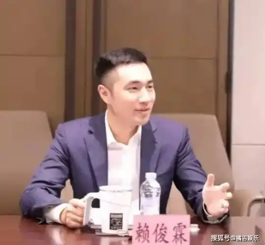 乔欣疑似秘密结婚,俩人是商业联姻,男方是鸿荣源集团二公子