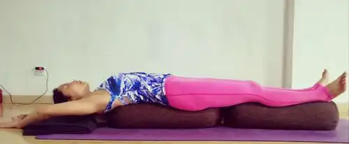 女性生理周期瑜伽习练指南——月经期