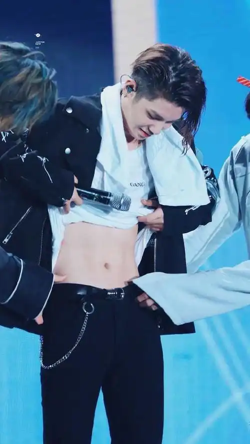 justin黄明昊腹肌合集