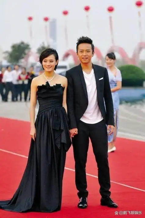 孙俪晒一家四口四年前后照片,感慨时光飞逝