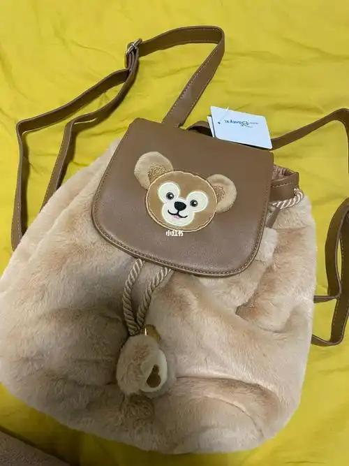 达菲熊双肩包迪士尼